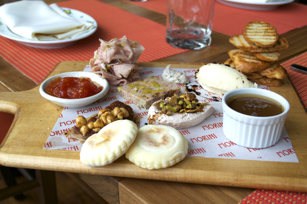 6 Mouthwatering Restaurants Near Navy Yard